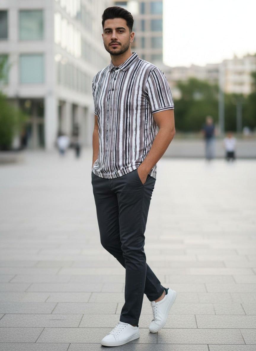 Man’s Vertical Stripe Casual Half Sleeve T-shirt